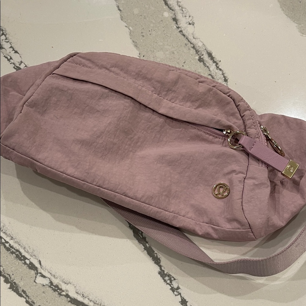 Lululemon Fanny pack/sling